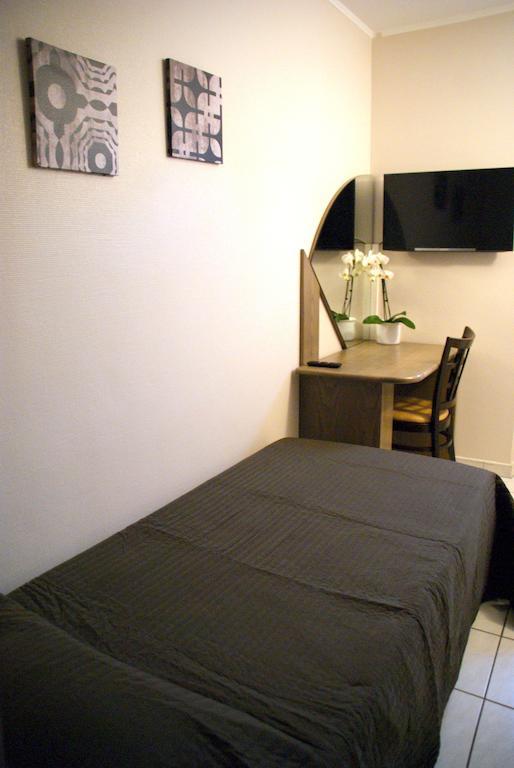 Charly'S Gare Hotel Senningerberg Екстериор снимка