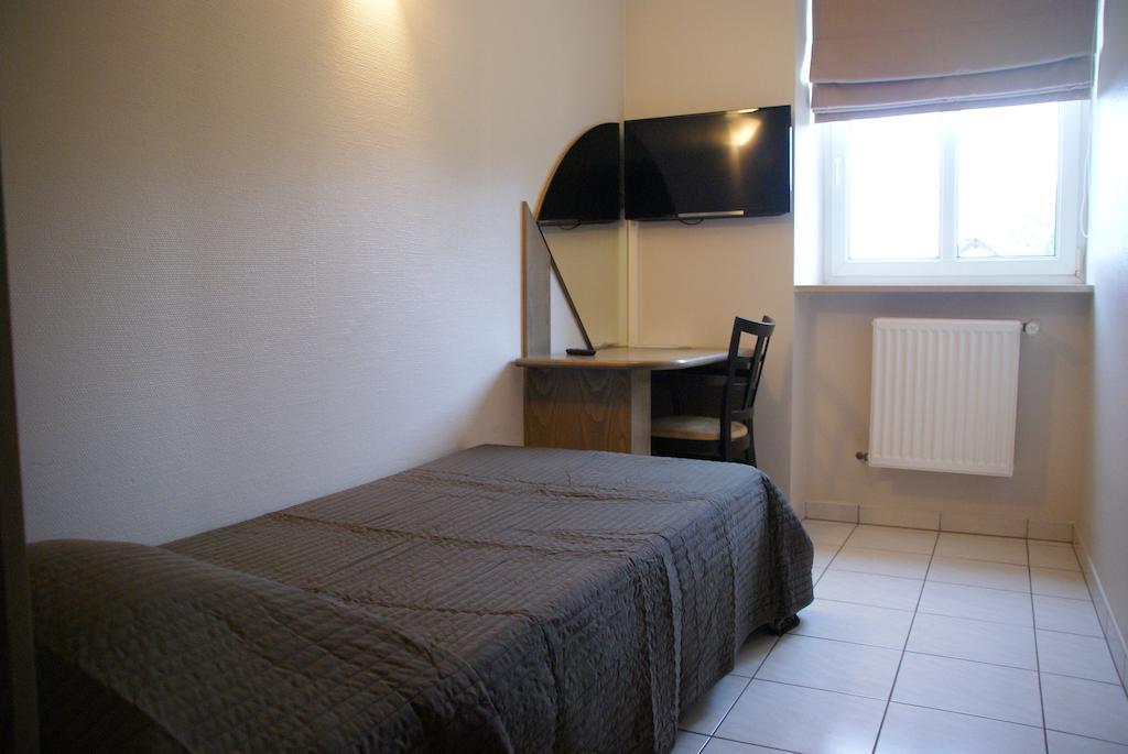 Charly'S Gare Hotel Senningerberg Стая снимка