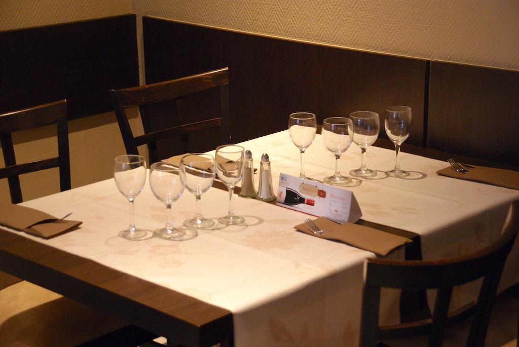 Charly'S Gare Hotel Senningerberg Екстериор снимка